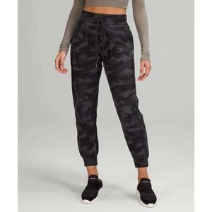 Lululemon Scuba High Rise Jogger 7/8 Length 365 Camo Deep Coal Size 4